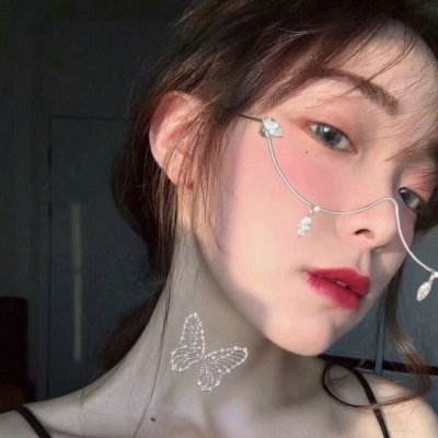 小S全家为其提前庆生 和老公依偎在一起太甜了